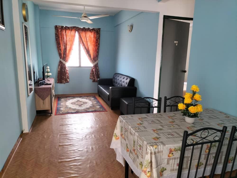 Khairul Homestay Pangsapuri Sutera Seberang Jaya Kampong Telok  Extérieur photo